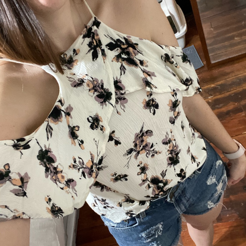 Off the shoulder floral flowy blouse